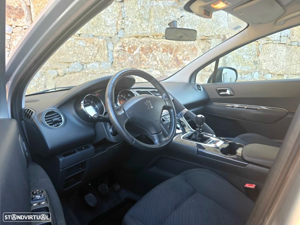 Peugeot 3008 1.6 HDi Premium JLL17 - 23