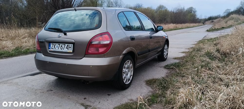 Nissan Almera - 4
