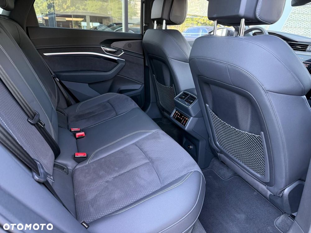 Audi Q8 Sportback e-tron - 24