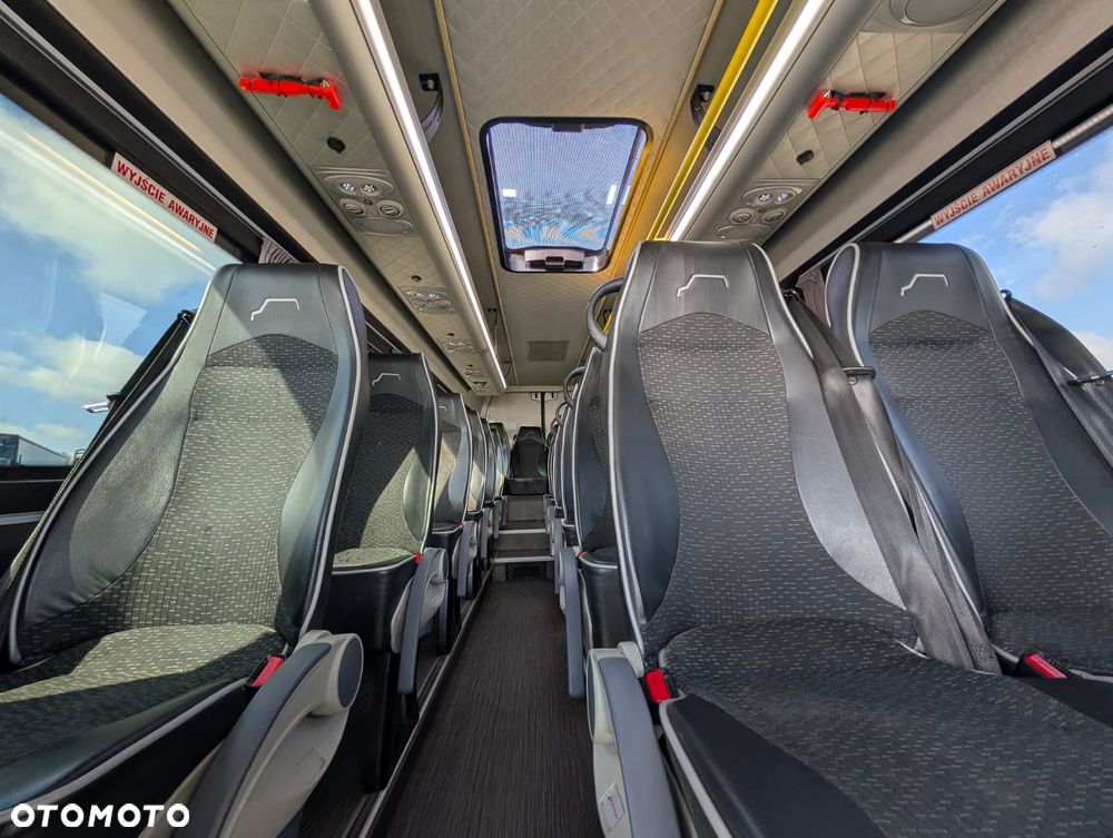Mercedes-Benz Sprinter 519 - 19