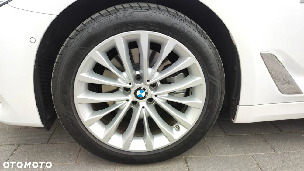 BMW Seria 5 520d xDrive Luxury Line - 15