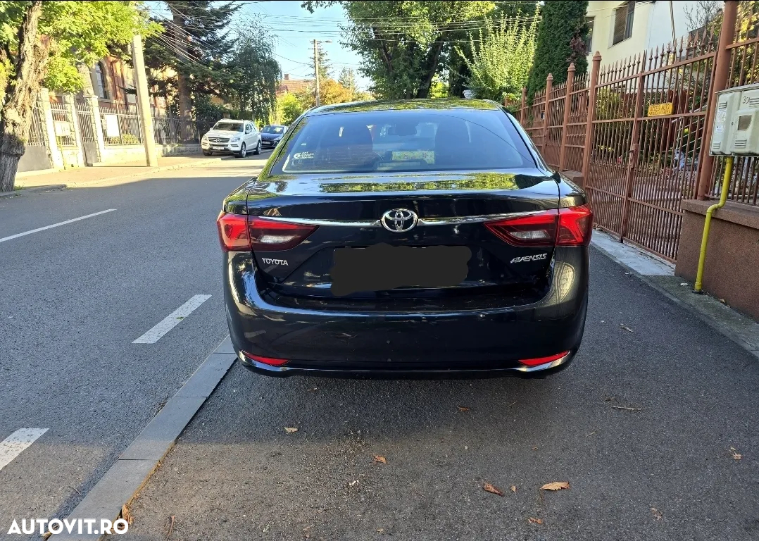 Toyota Avensis 1.8 Executive - 6