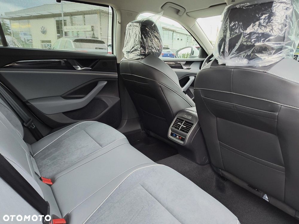 Volkswagen Passat 2.0 TDI EVO Business DSG - 23