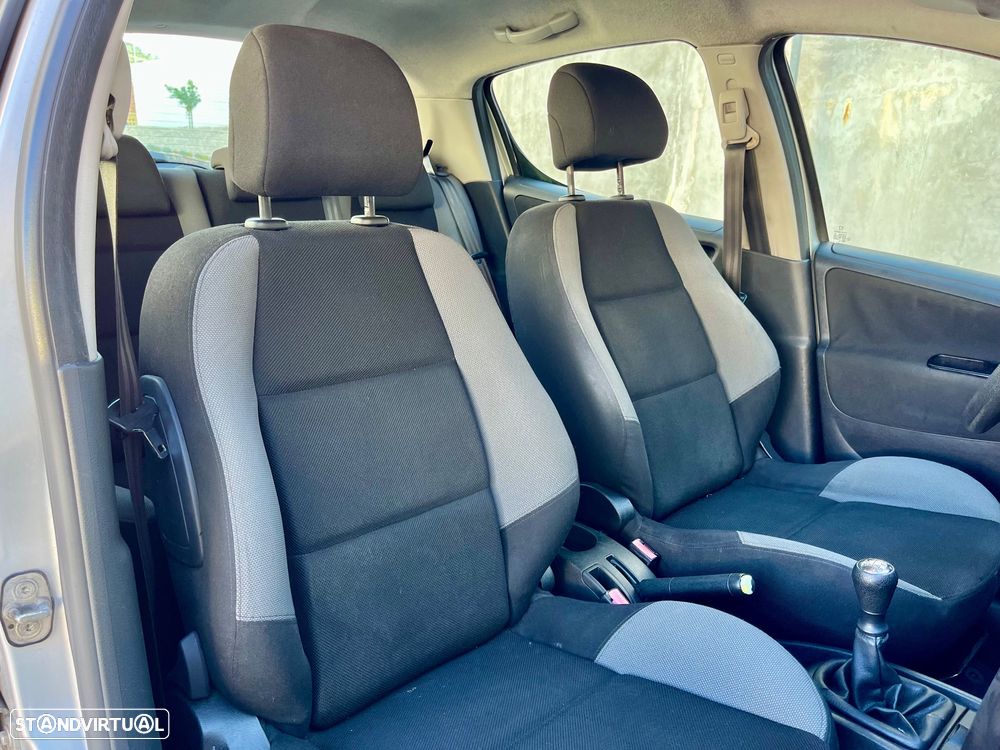 Peugeot 207 1.4 16V Trendy - 29