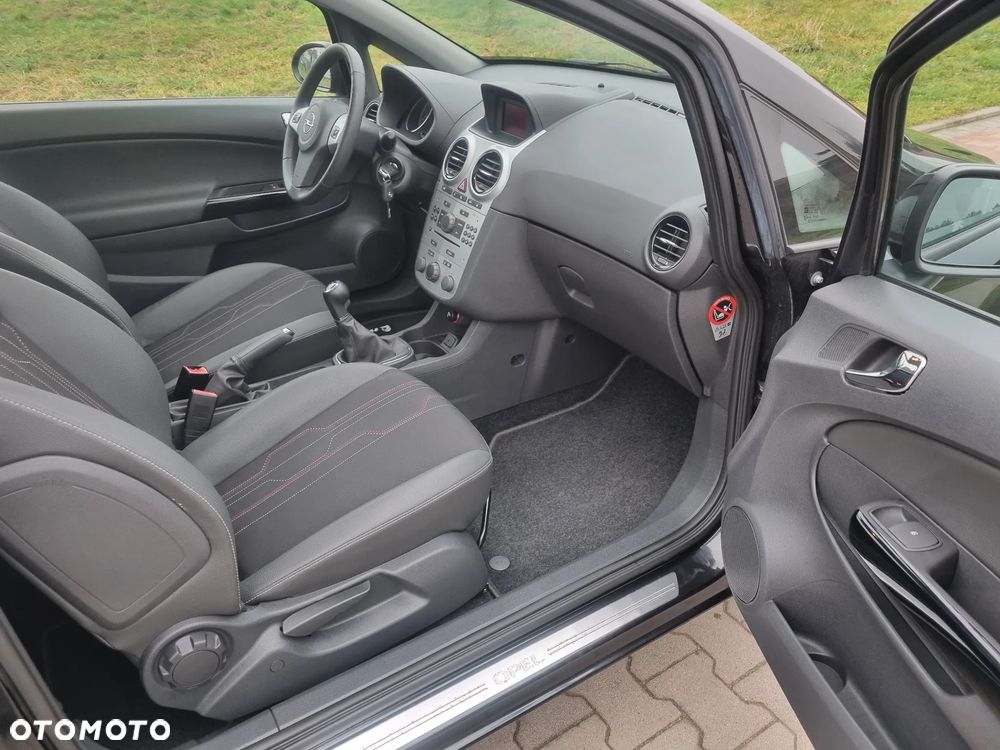 Opel Corsa 1.4 16V Cosmo - 20