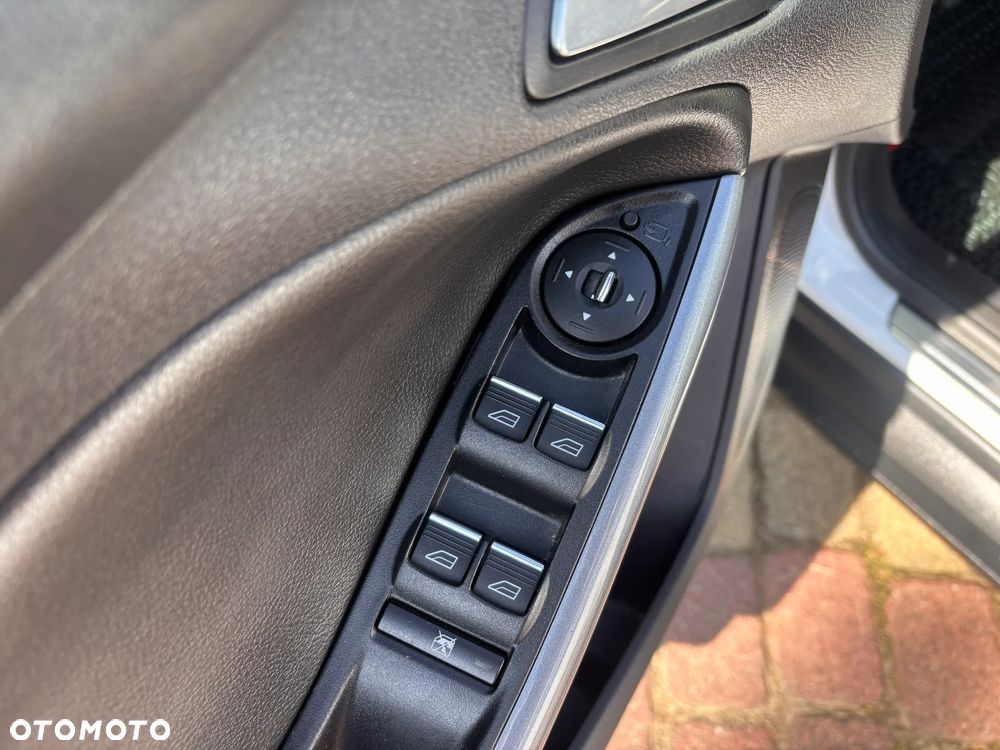 Ford Focus 1.6 EcoBoost Titanium - 18