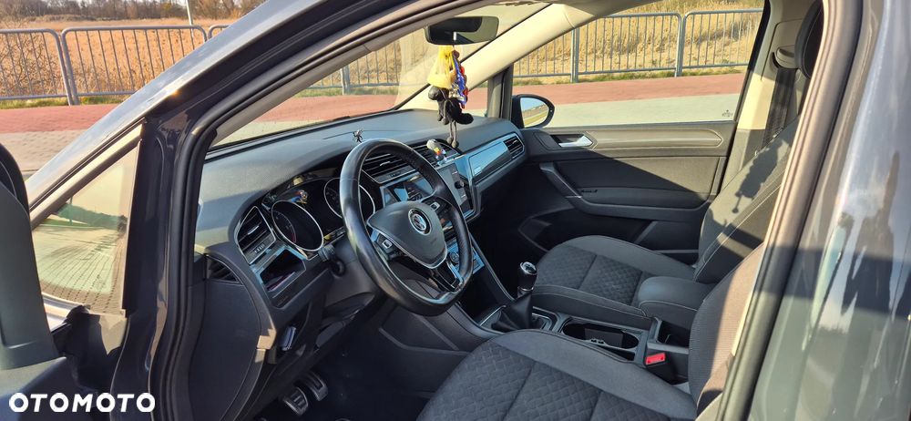 Volkswagen Touran 2.0 TDI BMT Highline - 15