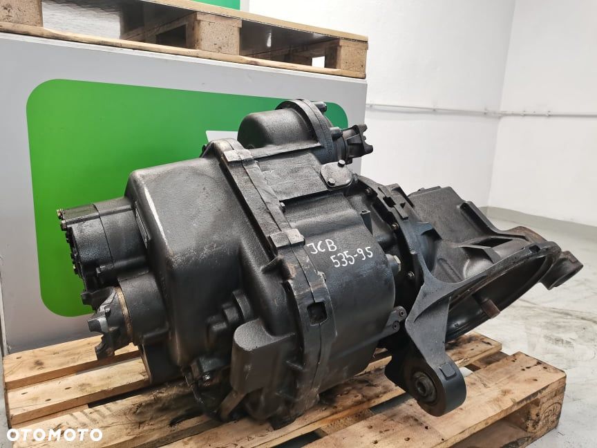 Skrzynia kątowa JCB 535-125 - 8