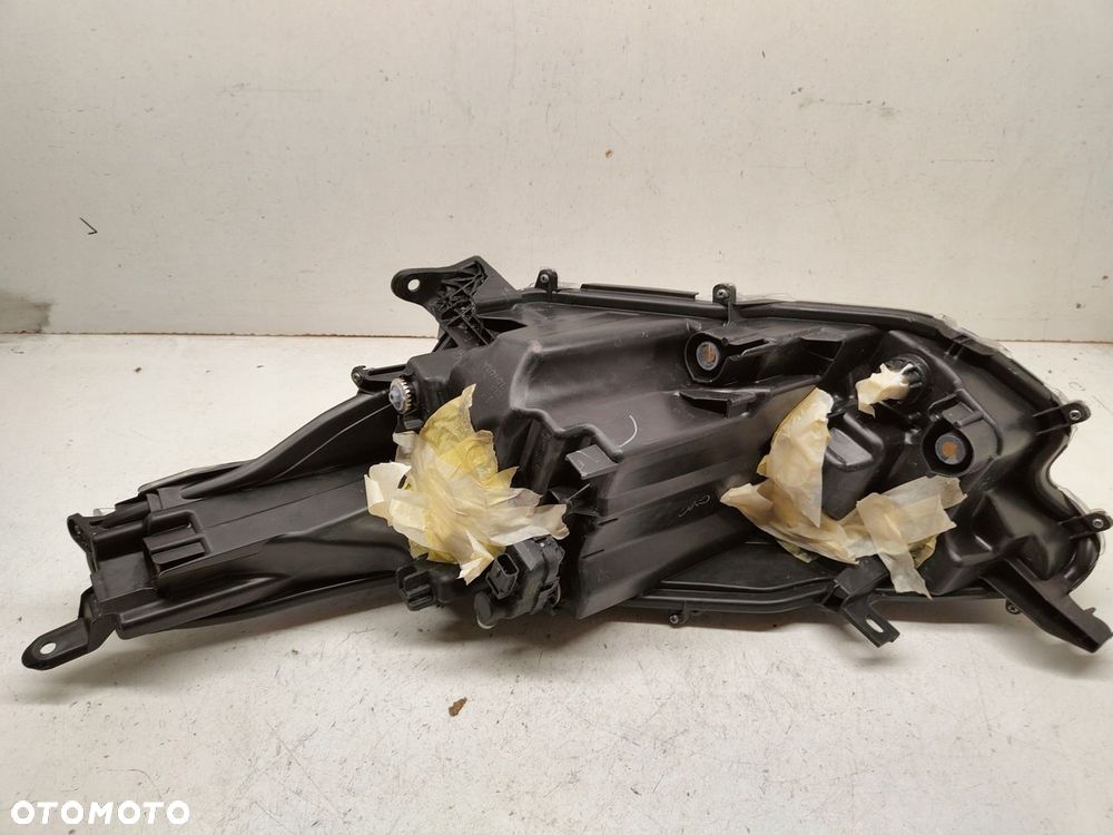 TOYOTA YARIS IV SOCZEWKA LAMPA PRAWY PRZÓD EUK06 - 6