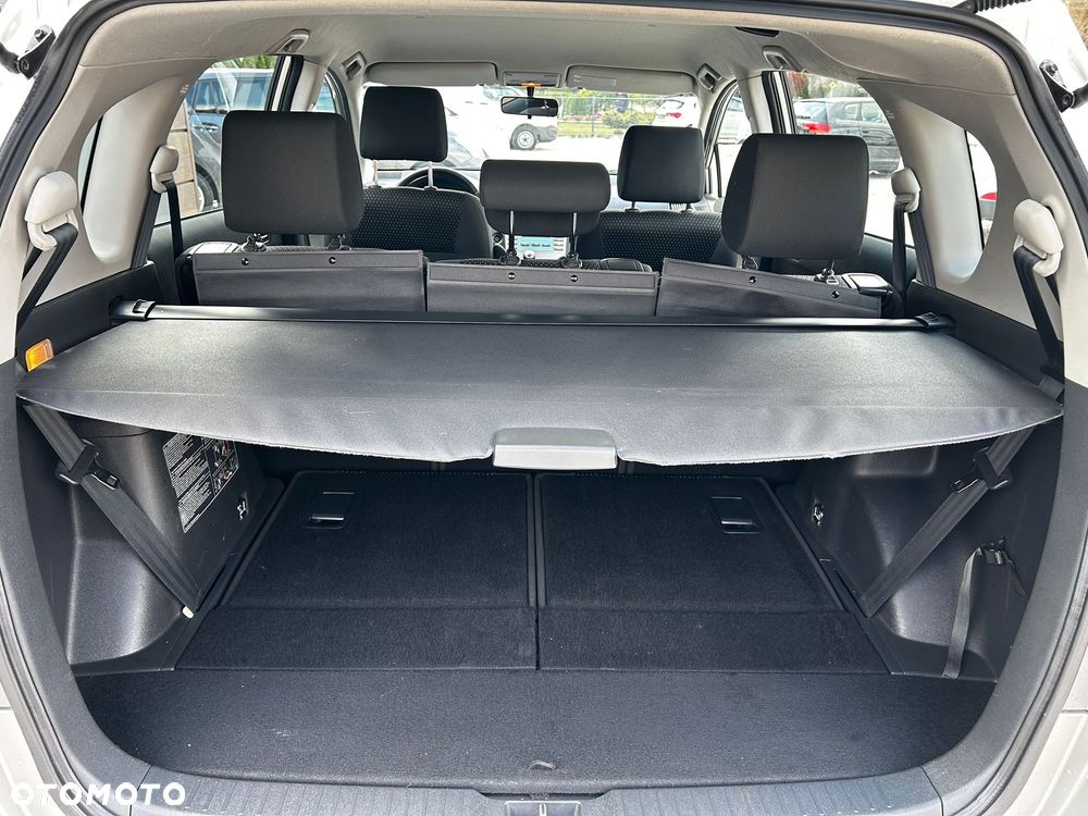 Toyota Corolla Verso 1.8 Sol + 7os - 18