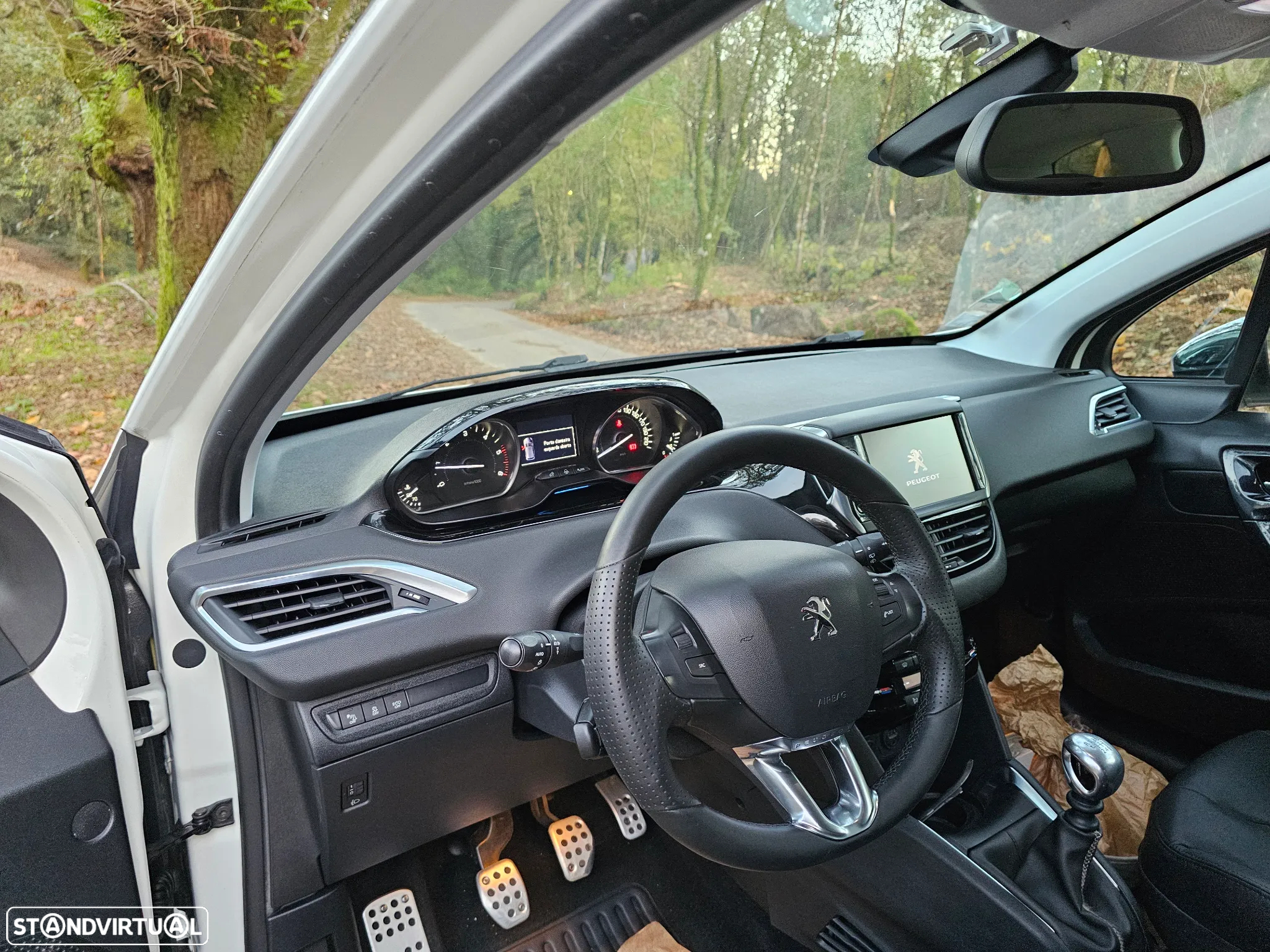 Peugeot 208 1.6 e-HDi Allure - 17
