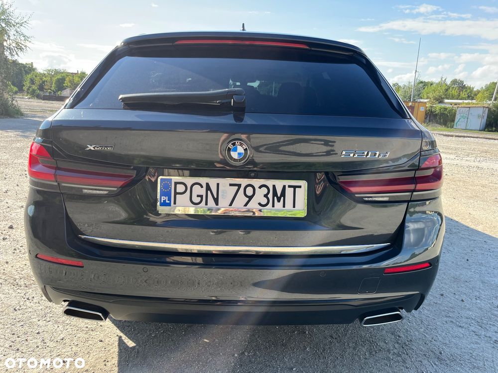 BMW Seria 5 520d xDrive - 12