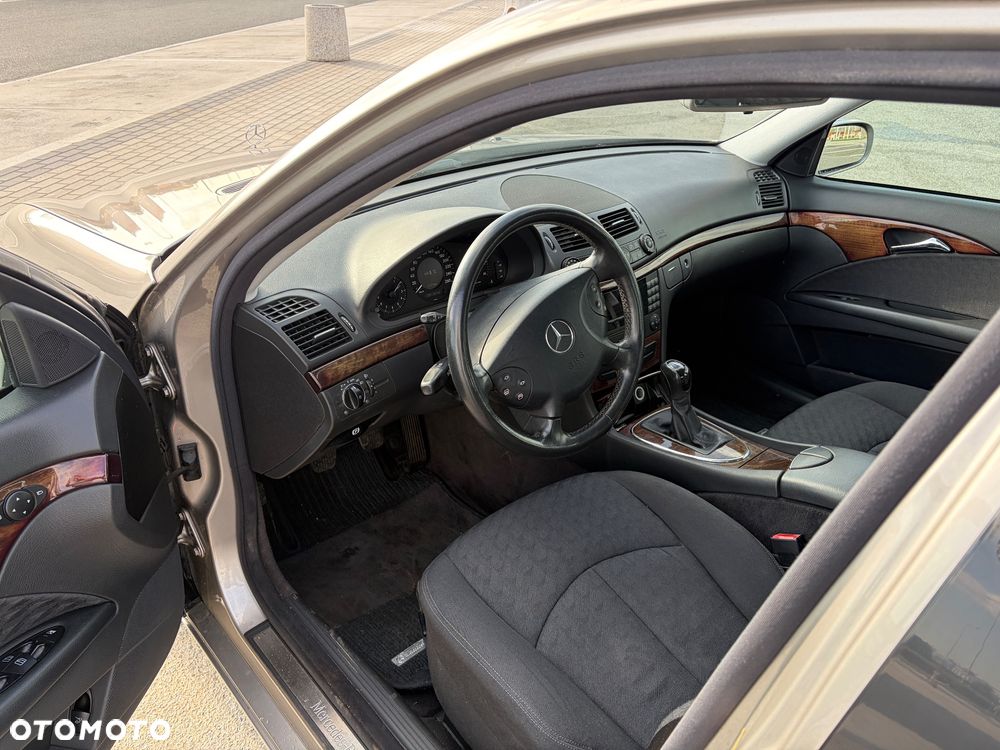 Mercedes-Benz Klasa E 200 CDI Elegance - 5