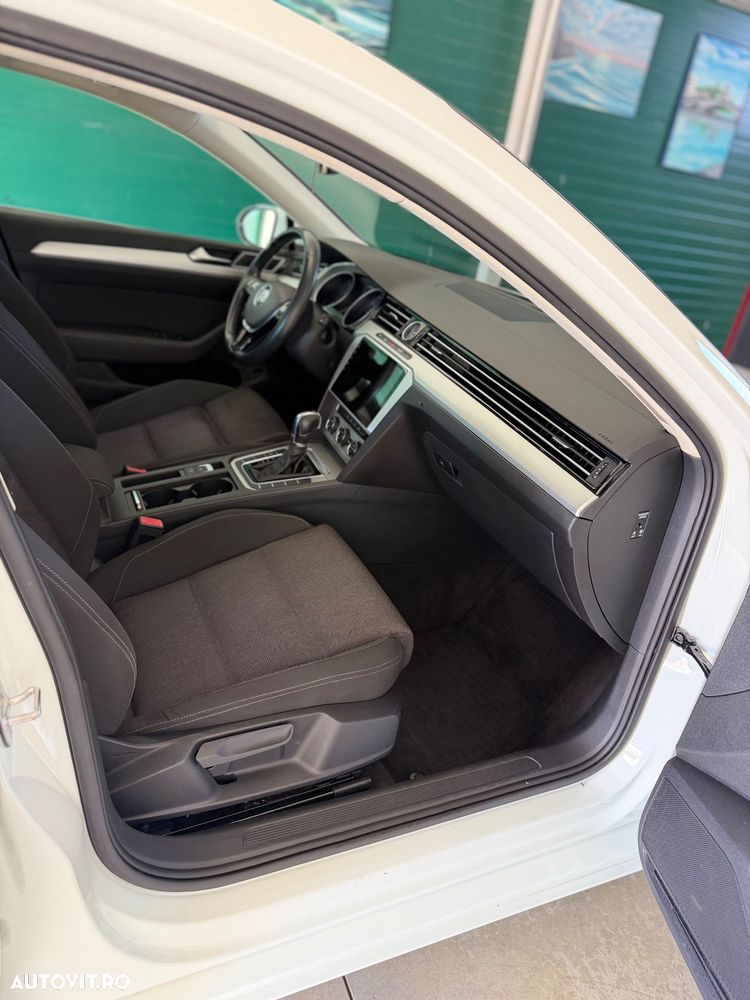 Volkswagen Passat - 15