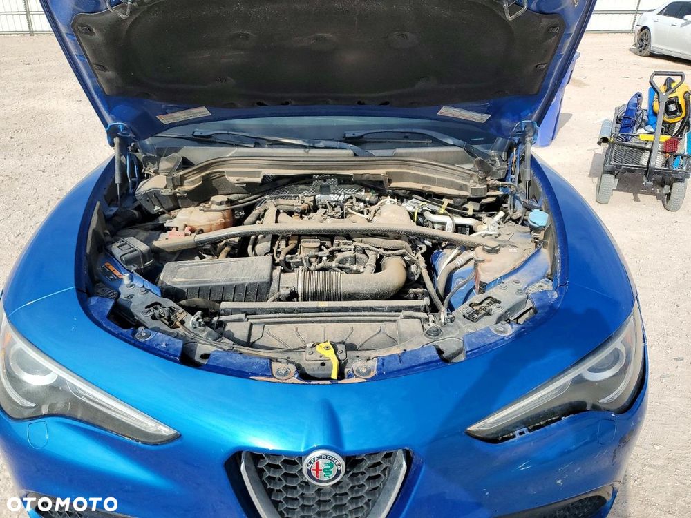 Alfa Romeo Stelvio 2.0 Turbo 16V AT8-Q4 Ti - 9