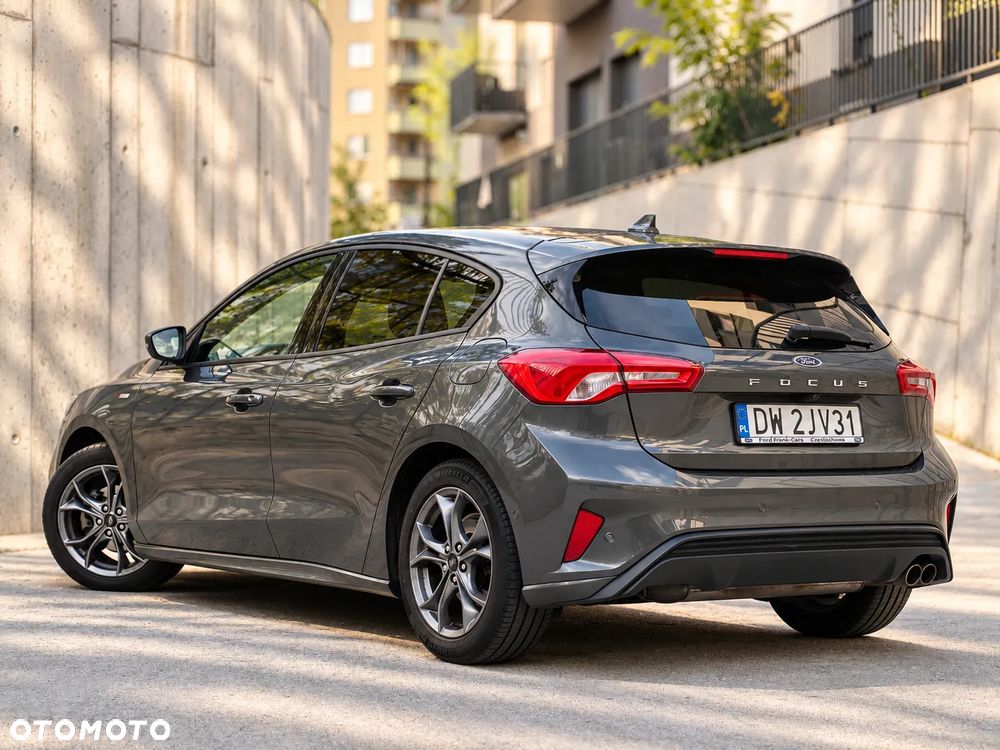 Ford Focus 1.5 EcoBoost ST-Line Business - 2