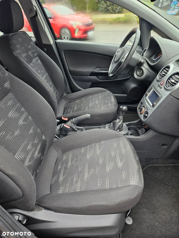 Opel Corsa 1.2 16V Cosmo - 11