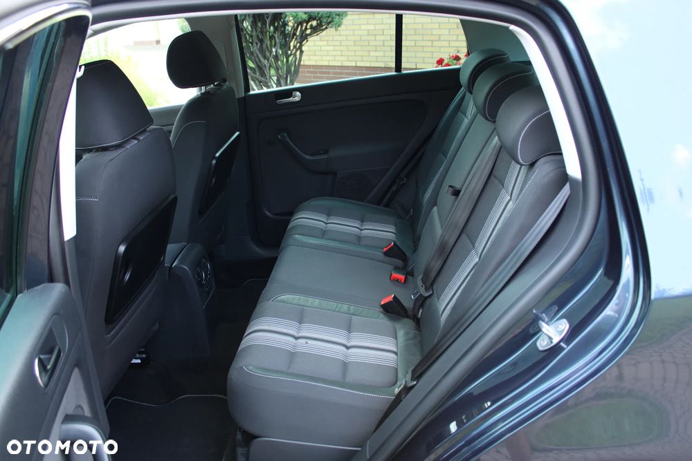 Volkswagen Golf 2.0 TDI DPF MATCH - 17