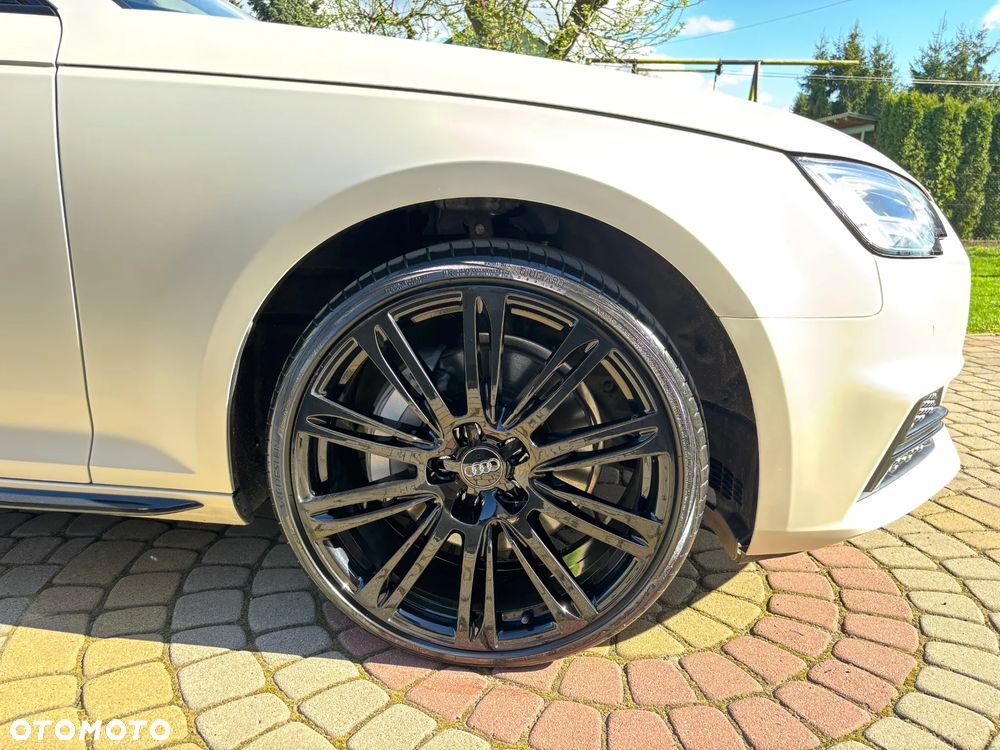 Audi A4 Limousine - 12