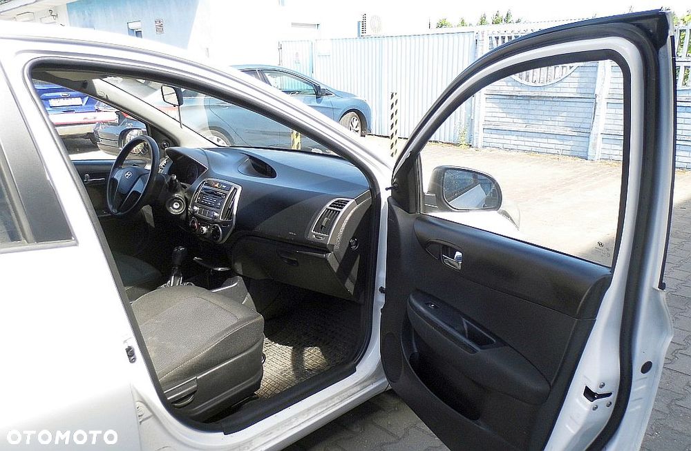 Hyundai i20 1.1 CRDi Comfort - 9