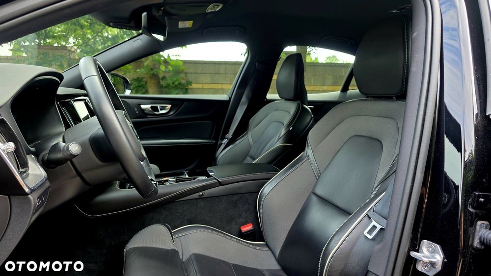 Volvo S60 T8 Recharge AWD Geartronic RDesign - 8