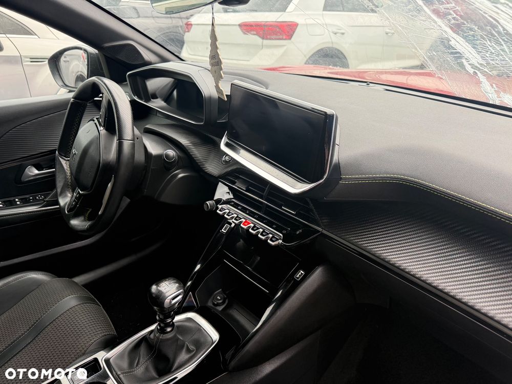 Peugeot 208 - 6