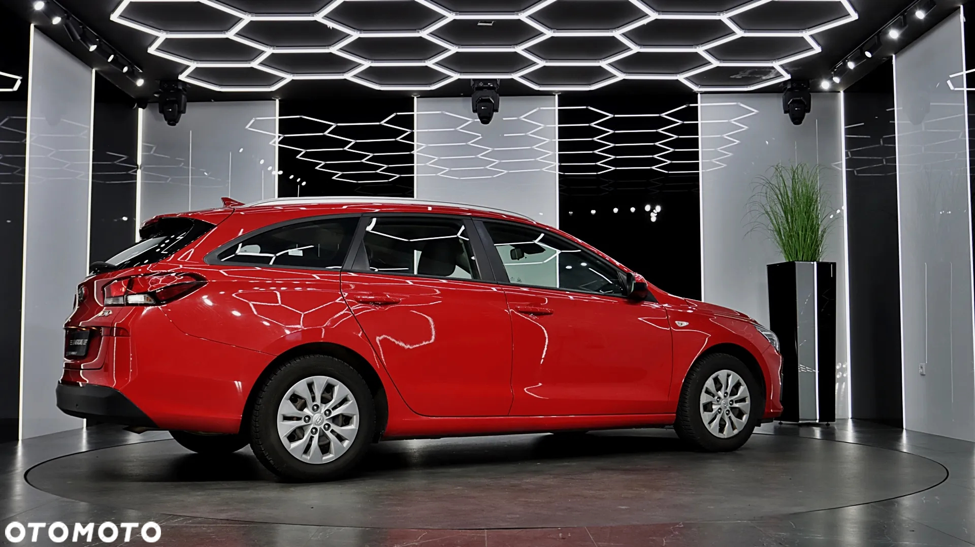 Hyundai i30 1.6 D Classic + - 9