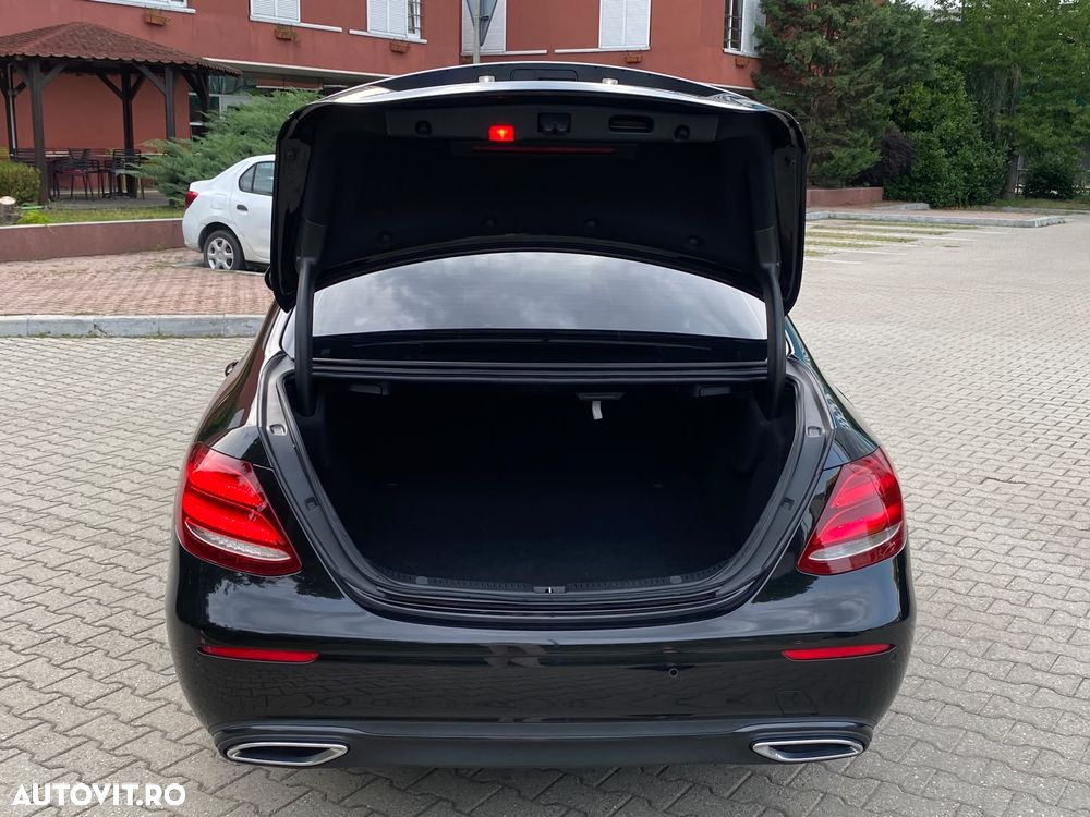 Mercedes-Benz E - 10