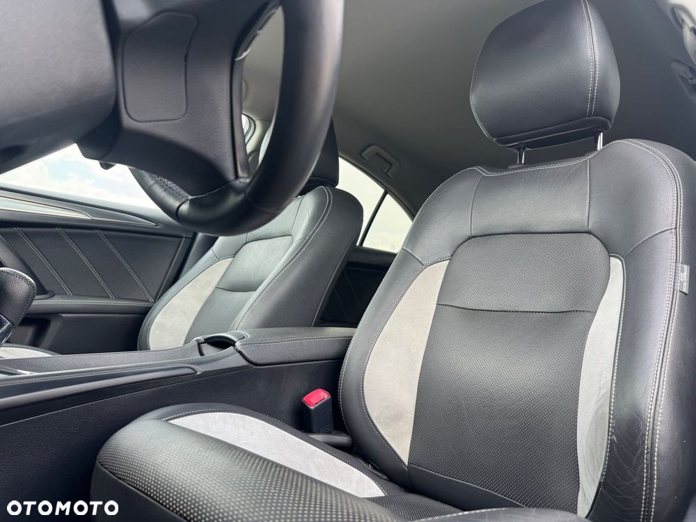 Toyota Avensis 1.8 Premium MS - 16