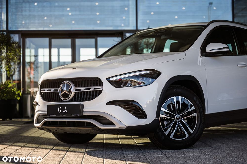 Mercedes-Benz GLA - 2