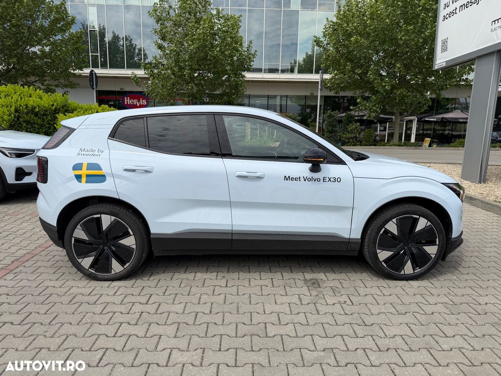 Volvo EX30 Single Motor Extended Range RWD Plus - 3