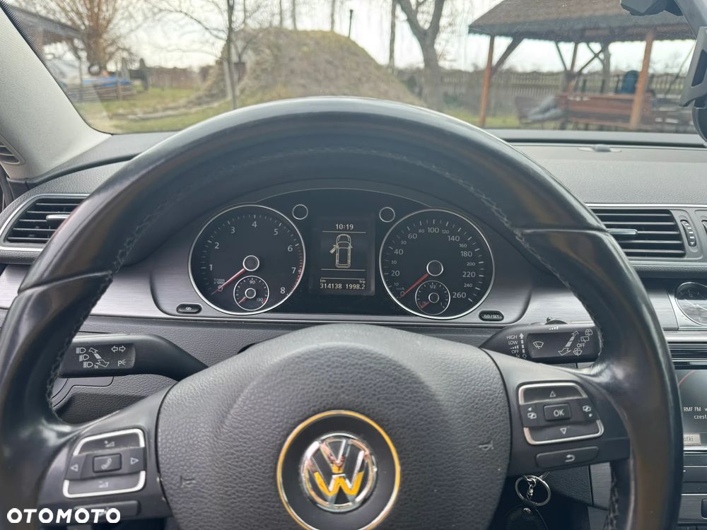Volkswagen Passat 2.0 TSI Comfortline - 10