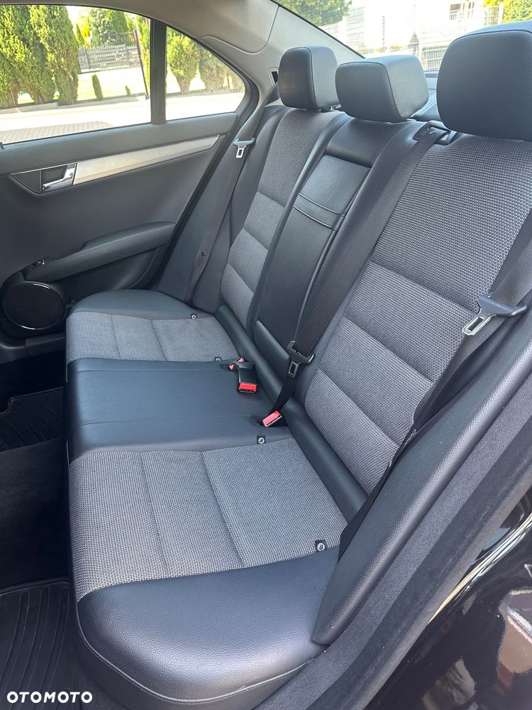 Mercedes-Benz Klasa C 220 CDI DPF Automatik Avantgarde - 13