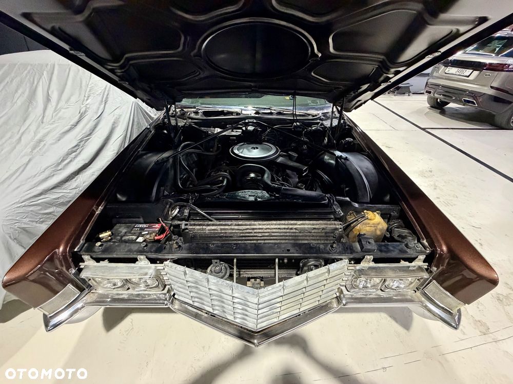 Cadillac Deville - 25