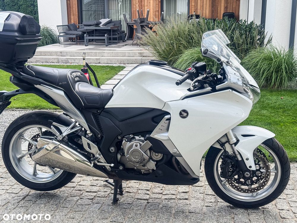 Honda VFR - 7