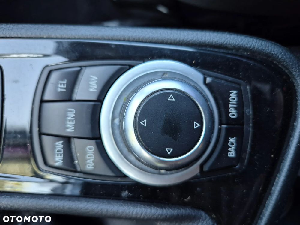 BMW Seria 2 216d Sport Line - 36