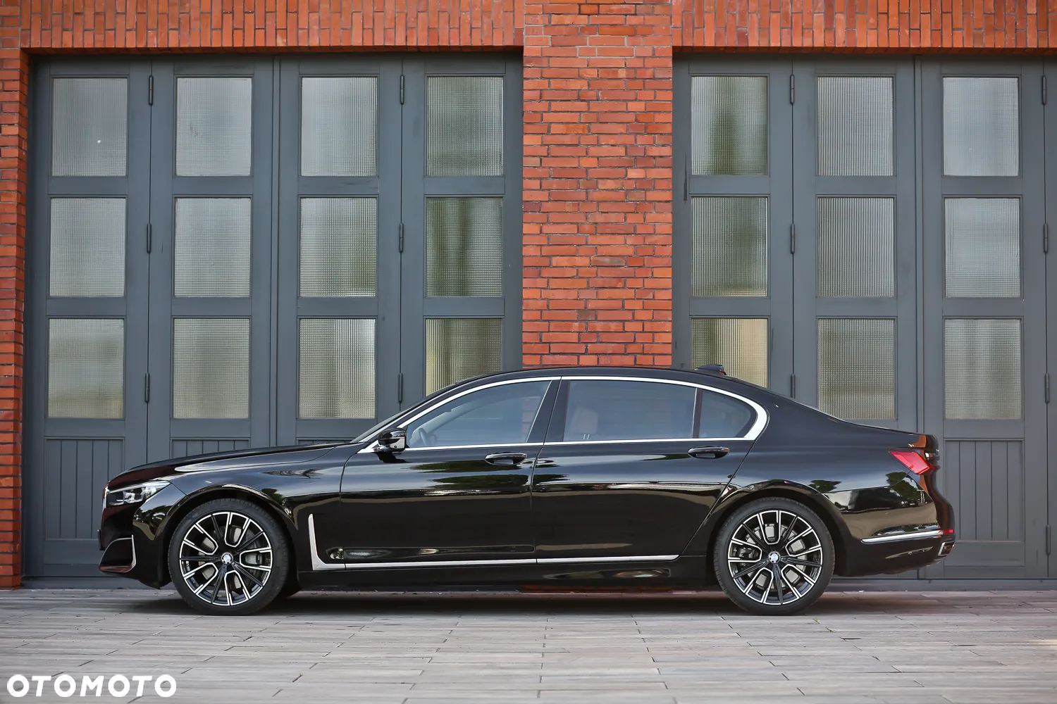 BMW Seria 7 750Li xDrive - 9