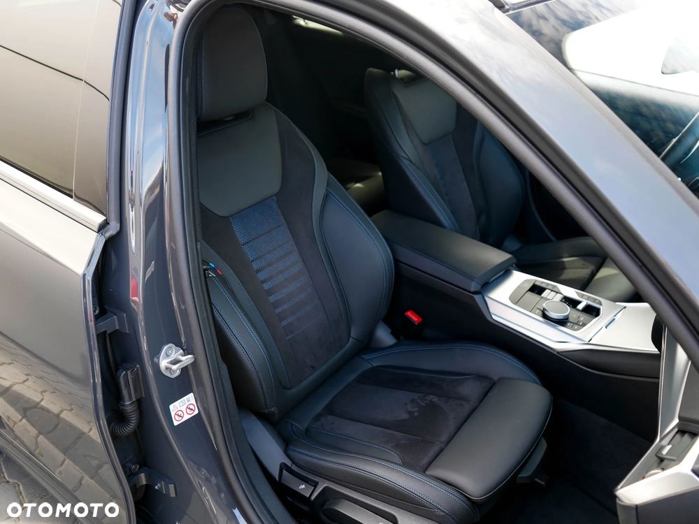 BMW Seria 3 320d xDrive mHEV - 29