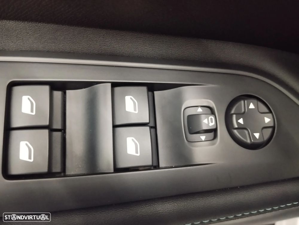 Peugeot 5008 1.2 PureTech Allure EAT8 - 20