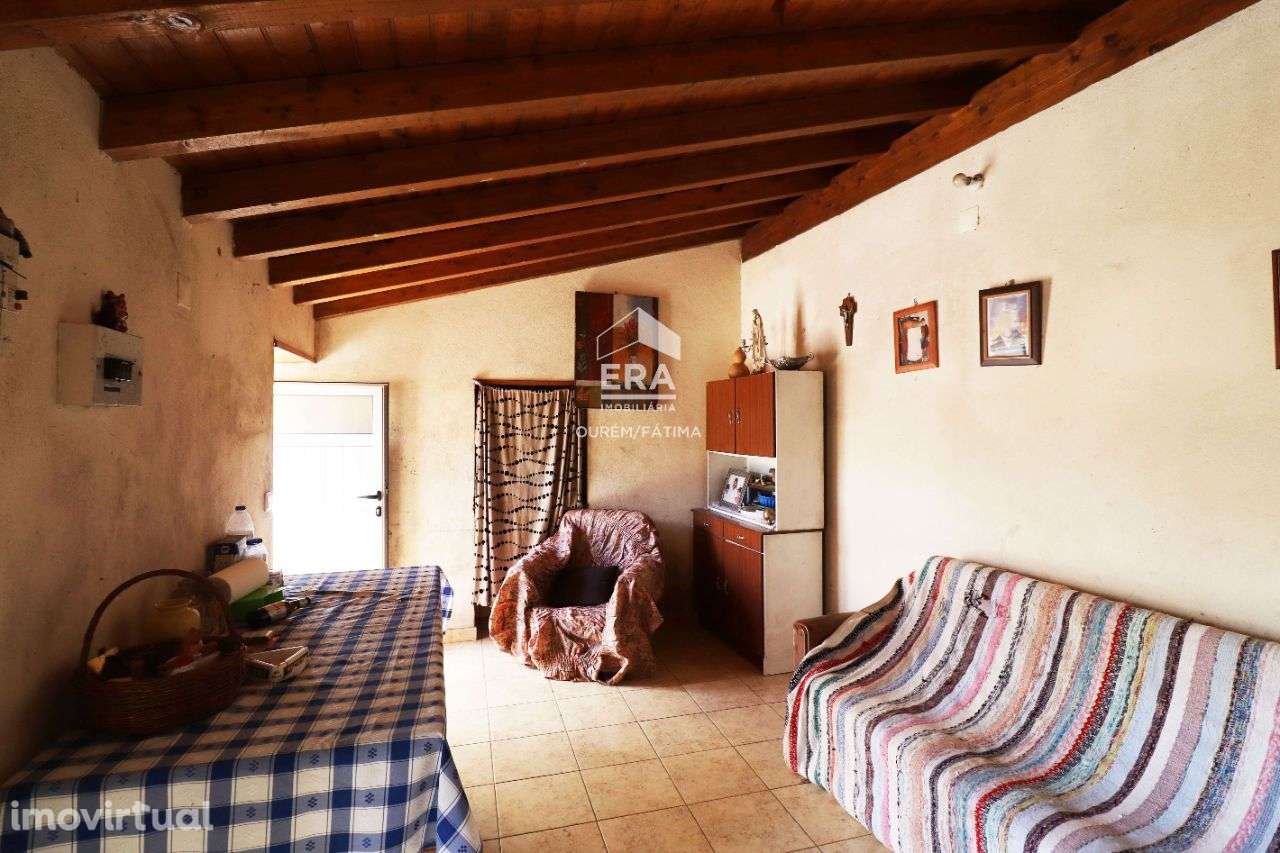 Moradia T3 localizada em Cernache do Bonjardim, Castelo Branco! - Grande imagem: 3/23