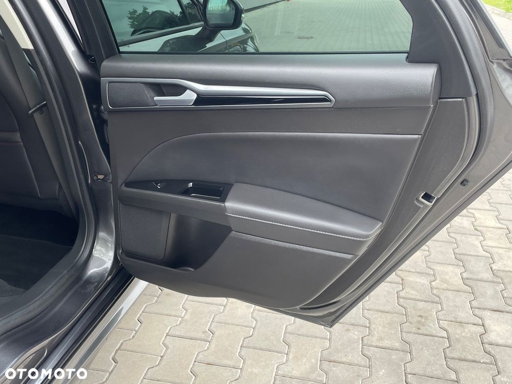 Ford Mondeo - 23