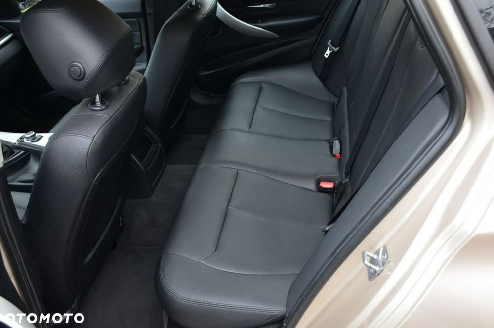 BMW Seria 3 - 25