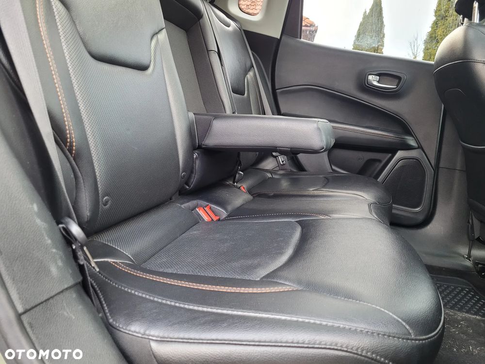 Jeep Compass - 12