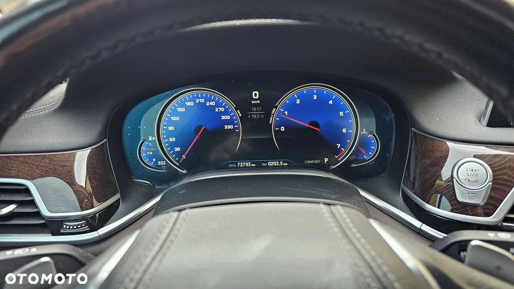 BMW Seria 7 740Li - 37