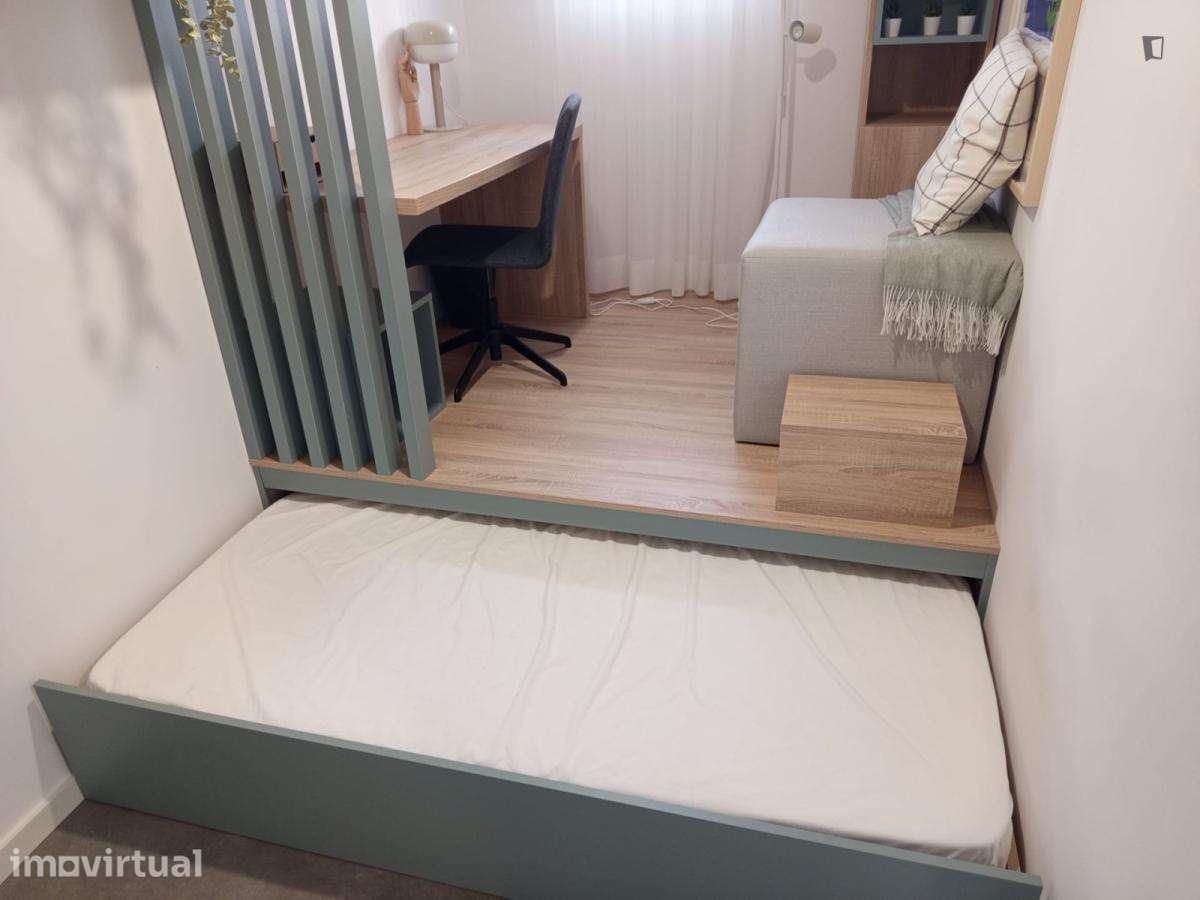 Quarto - localizado em Paranhos Porto - Grande imagem: 3/26