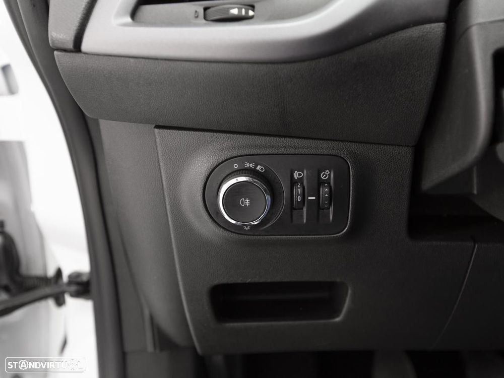 Opel Corsa Van Outro - 11