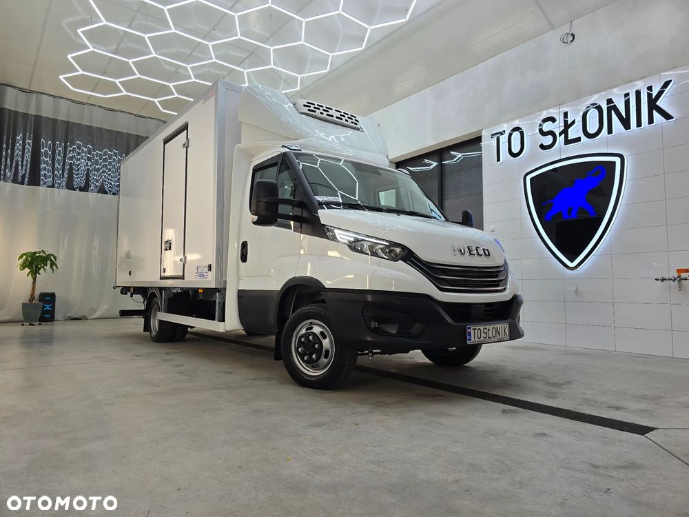 Iveco DAILY 50C18 MROŻNIA 8-PALETOWY + WINDA.1Tona AGREGAT Carrier -20*C +20*C 183Tyś km SERWIS DO OSTATNIEGO Km ASO IVECO SALON PL BOGATA OPCJA WYPOSAZENIA LED NAVI AKTYWNY TEMPOMAT FOTEL KIEROWCY PNEŁMATYCZNY - 5