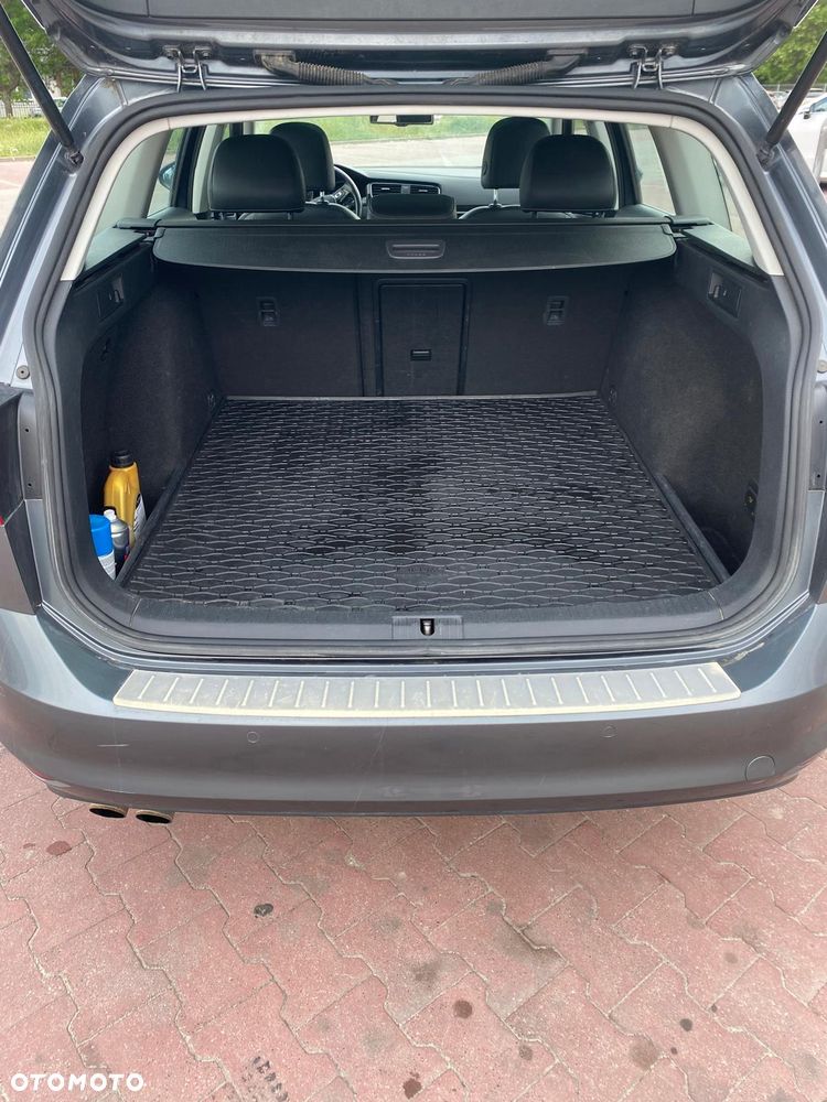 Volkswagen Golf - 6