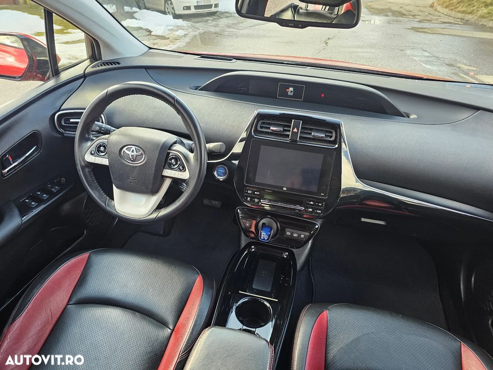 Toyota Prius (Hybrid) Life - 23