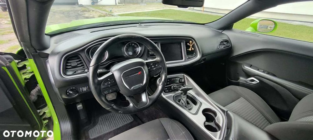 Dodge Challenger - 7